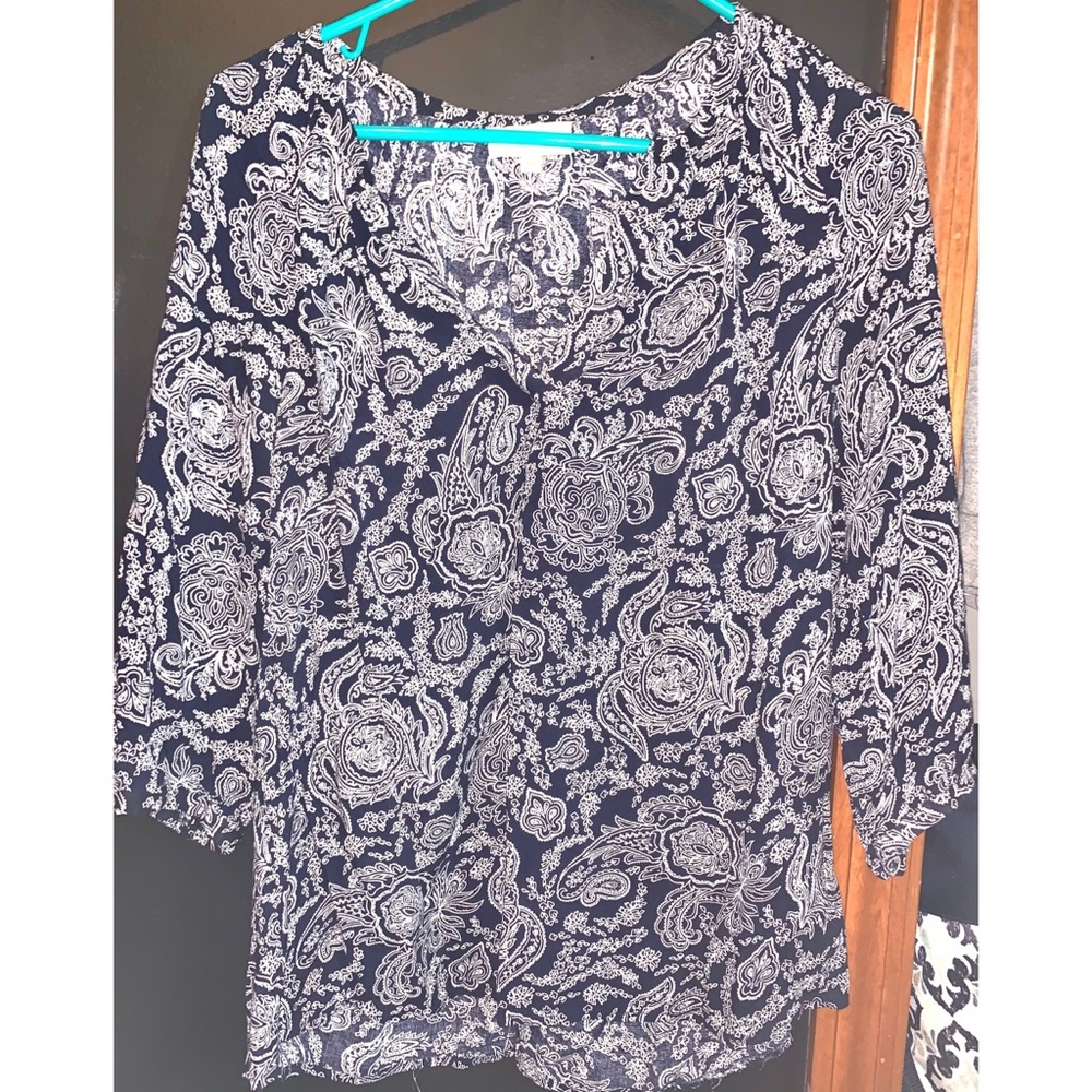 Elbow length long sleeve shirt